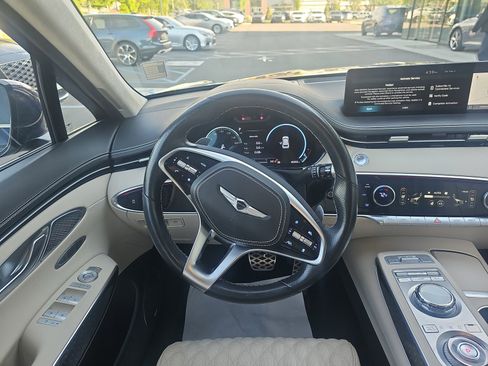 Used 2022 Genesis GV70 3.5T Sport w/ Sport Prestige Package AWD/4WD image 19