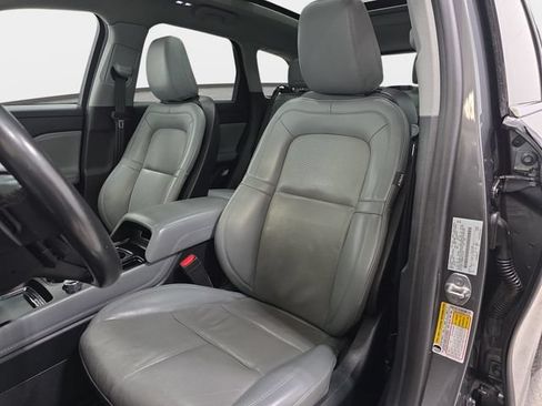 Certified 2022 Lincoln Corsair AWD w/ Premium Package image 12