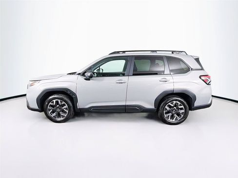 Used 2026 Subaru Forester Premium AWD/4WD image 8