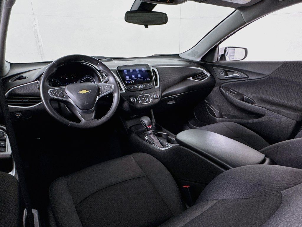 Used 2022 Chevrolet Malibu RS FWD image 24