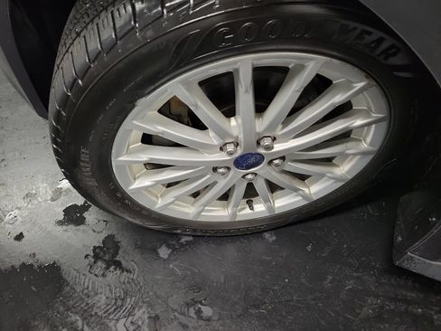 Used 2015 Ford C-MAX Energi SEL w/ Equipment Group 303A FWD image 14