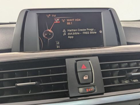 Used 2015 BMW 320i Sedan RWD image 20