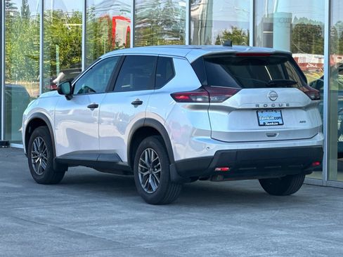 Certified 2025 Nissan Rogue S AWD/4WD image 5