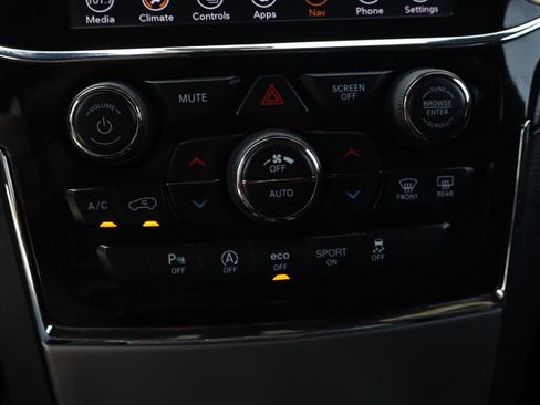 Used 2021 Jeep Grand Cherokee Laredo X RWD image 36