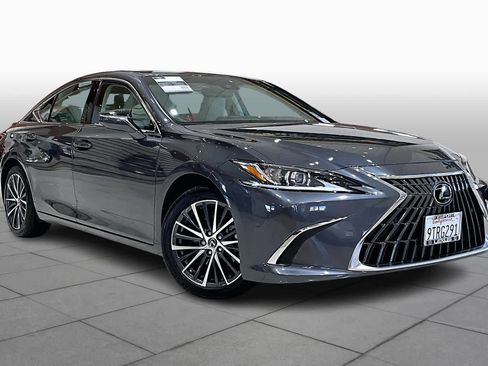 Used 2025 Lexus ES 300h w/ Premium Package image 2