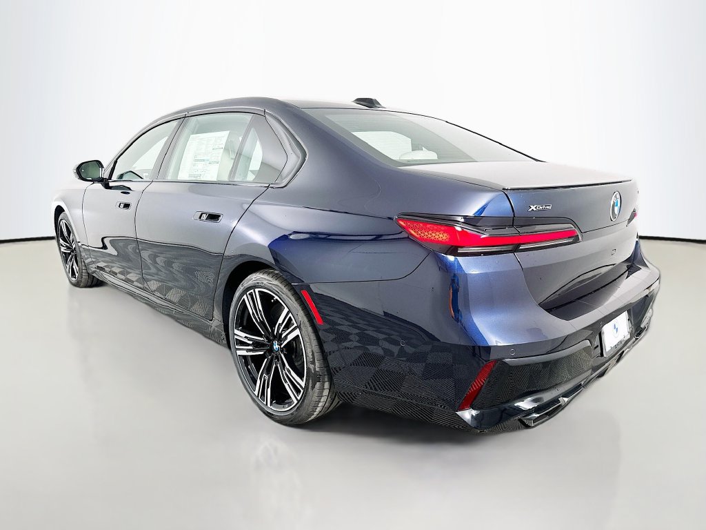 Used 2026 BMW 760i xDrive w/ Executive Package AWD/4WD image 7