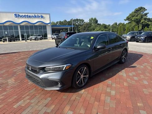 Used 2023 Honda Civic Touring image 1