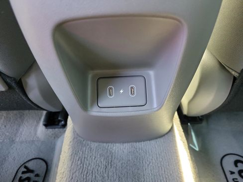 Used 2025 Hyundai Elantra Sport image 7