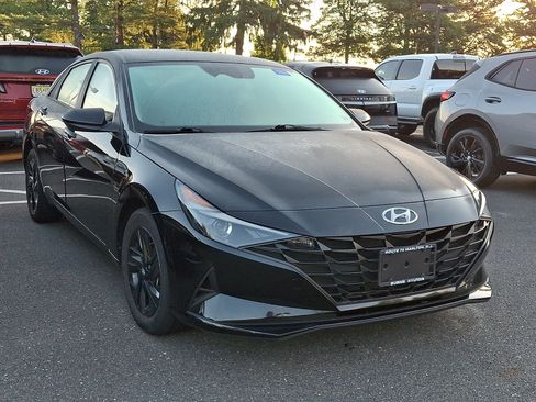 Certified 2023 Hyundai Elantra SEL FWD image 5