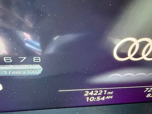 Used 2022 Audi Q8 Prestige AWD/4WD image 4