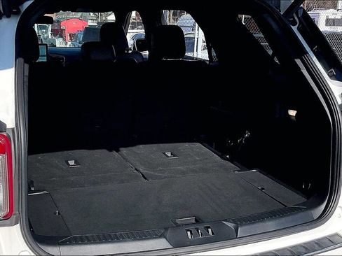 Certified 2023 Ford Explorer Platinum w/ Technology Package image 25