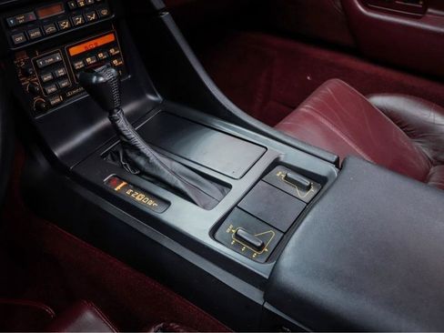 Used 1993 Chevrolet Corvette Convertible RWD image 7