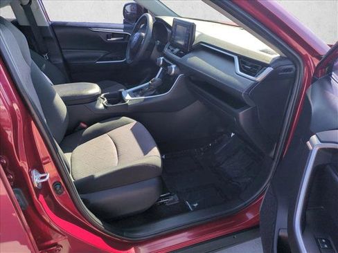 Used 2019 Toyota RAV4 XLE w/ Convenience Package FWD image 21