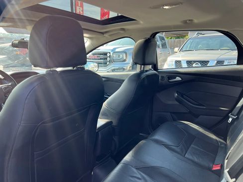 Used 2017 Ford Focus Titanium FWD image 9