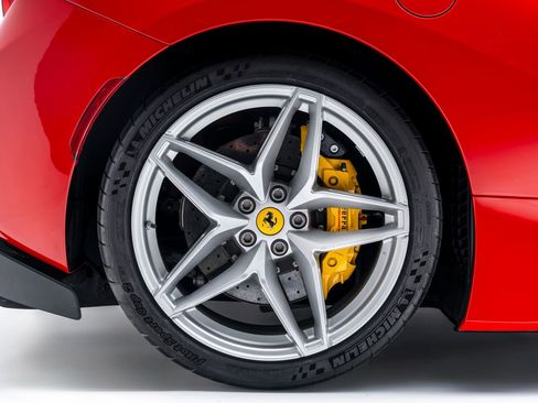 Used 2020 Ferrari 488 Pista Spider image 41