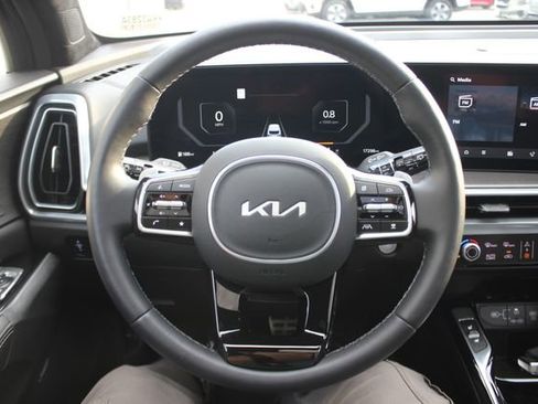 Used 2024 Kia Sorento SX Prestige image 15