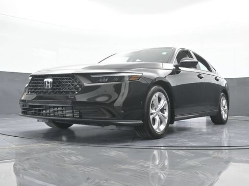 Used 2025 Honda Accord LX image 54