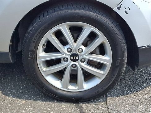 Used 2018 Kia Soul + FWD image 23