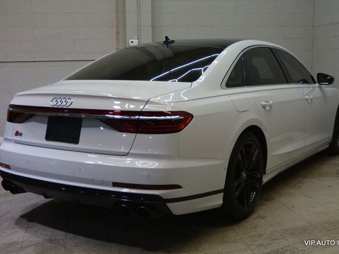 Used 2020 Audi S8 L w/ S8 Executive Package image 4