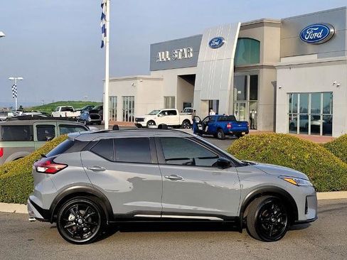 Used 2023 Nissan Kicks SR w/ Exterior Package image 3