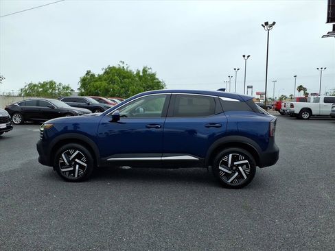 Used 2025 Nissan Kicks SV image 5