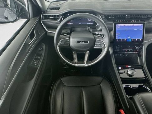 Used 2023 Jeep Grand Cherokee L Limited AWD/4WD image 22