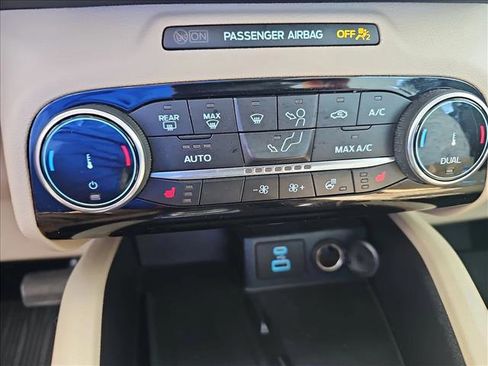 Used 2022 Ford Escape SEL w/ Technology Package image 22