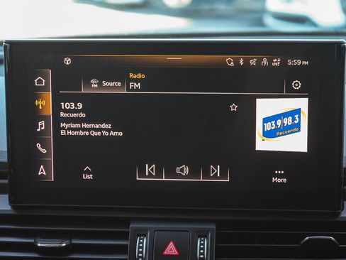 Used 2022 Audi Q5 2.0T Premium w/ Convenience Package image 15