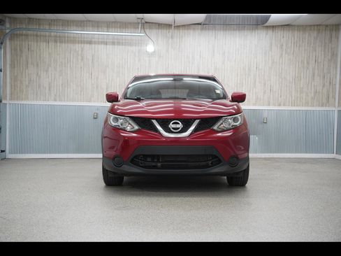 Used 2017 Nissan Rogue Sport S w/ S Appearance Package image 2