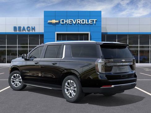 New 2026 Chevrolet Suburban LT image 3