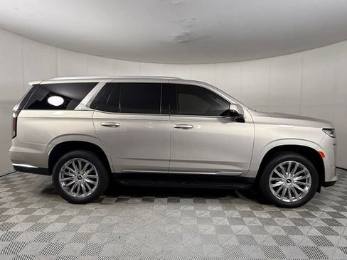 Used 2023 Cadillac Escalade Premium Luxury AWD/4WD image 10