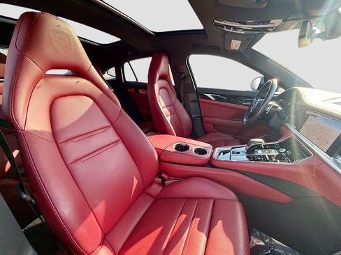 Used 2023 Porsche Panamera 4 Platinum Edition image 30