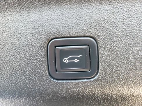 Certified 2023 Cadillac Escalade Premium Luxury w/ LPO, Radiant Package image 22