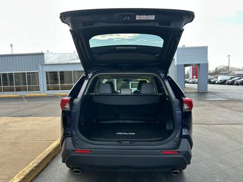 Used 2023 Toyota RAV4 XLE Premium image 9