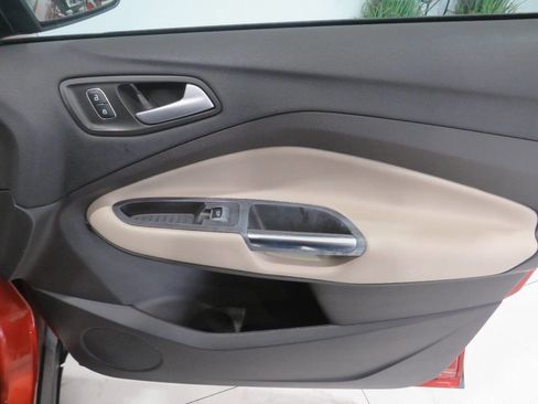 Used 2019 Ford Escape SEL image 25