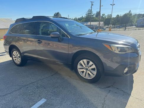 Used 2017 Subaru Outback 2.5i Premium w/ Popular Package #1 AWD/4WD image 10