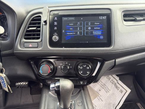 Used 2021 Honda HR-V Sport image 16