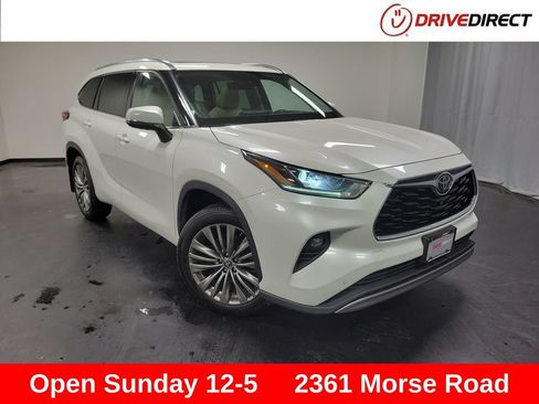 Used 2020 Toyota Highlander Platinum AWD/4WD image 1