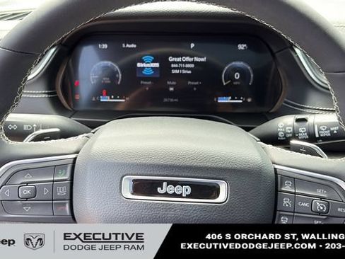 Used 2023 Jeep Grand Cherokee L Limited AWD/4WD image 12