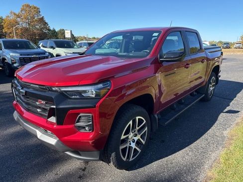 Used 2023 Chevrolet Colorado Z71 w/ Z71 Convenience Package 2 image 2