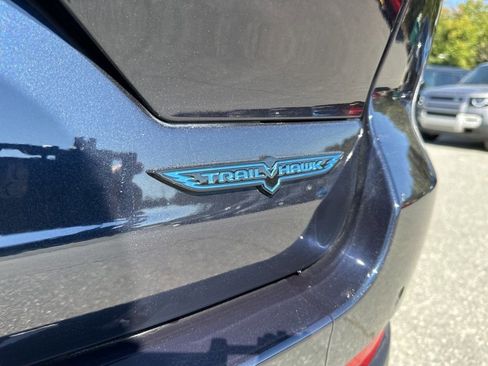 Used 2023 Jeep Grand Cherokee Trailhawk image 34