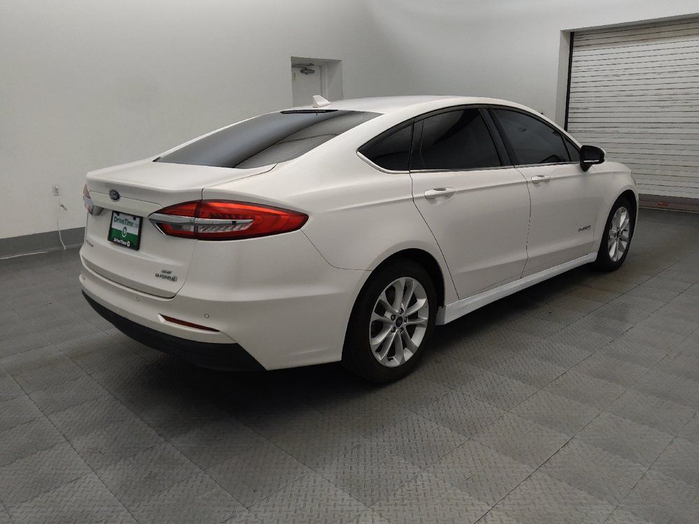 Used 2019 Ford Fusion SE FWD image 9