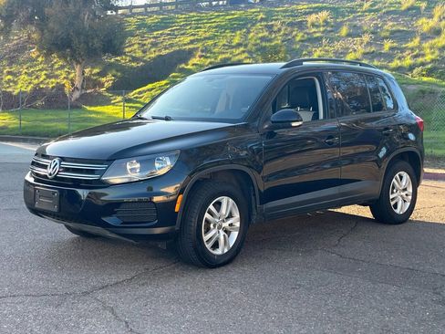 Used 2016 Volkswagen Tiguan S image 9