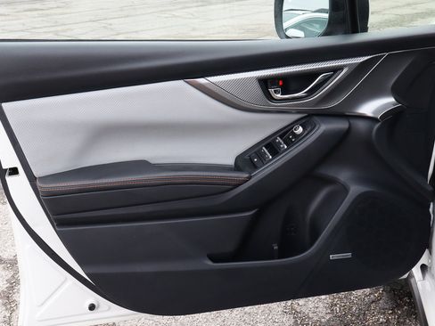 Used 2023 Subaru Crosstrek 2.5i Limited w/ Popular Package #3 image 13