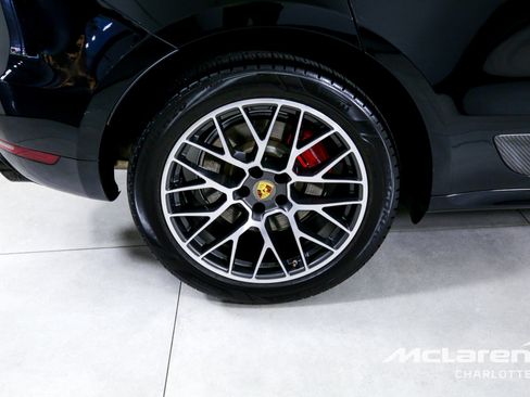 Used 2018 Porsche Macan Turbo AWD/4WD image 30
