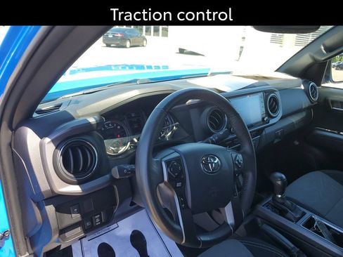 Used 2020 Toyota Tacoma TRD Off-Road AWD/4WD image 7
