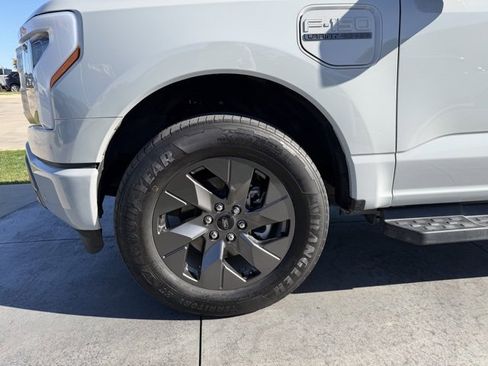 Used 2023 Ford F150 Lightning Lariat image 4