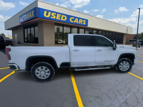 Used 2024 Chevrolet Silverado 2500 High Country w/ Technology Package image 2