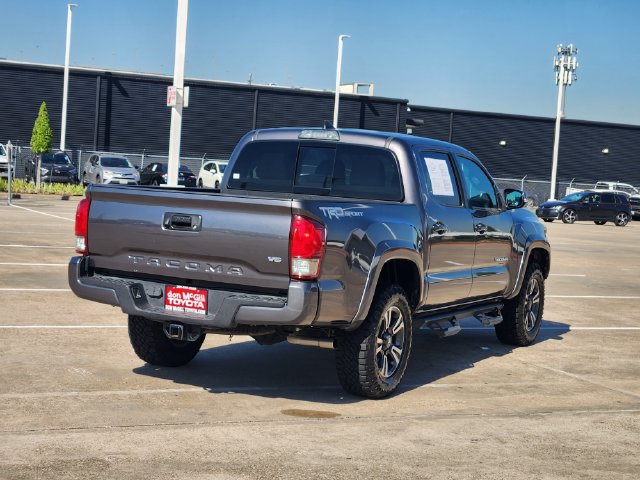 Certified 2017 Toyota Tacoma TRD Sport w/ Tow Package RWD image 7