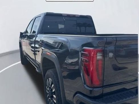 Used 2024 GMC Sierra 3500 Denali Ultimate AWD/4WD image 6
